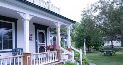 Harbor Hill Inn - Pepin Suite