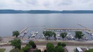 Marina - Harbor Hill Inn - Carriage House (Pepin)