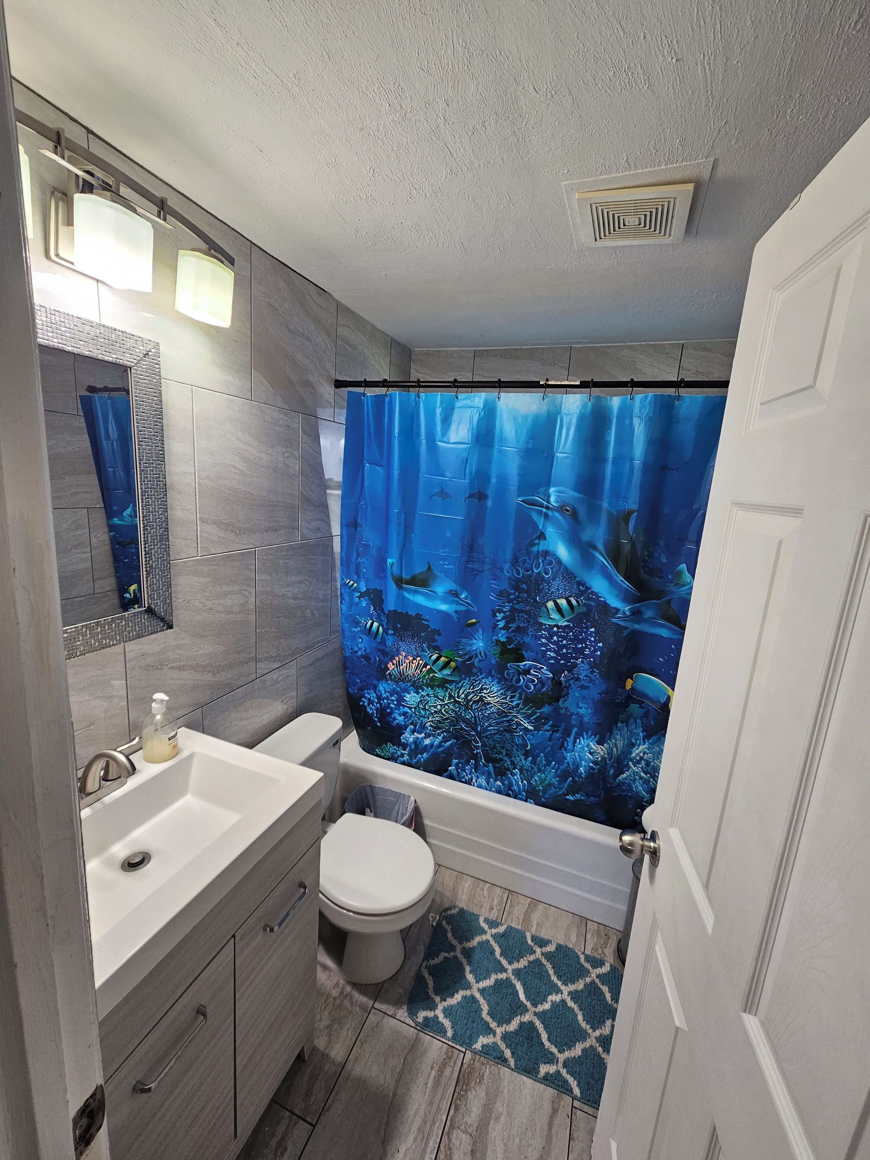 Shower, bidet, towels, soap