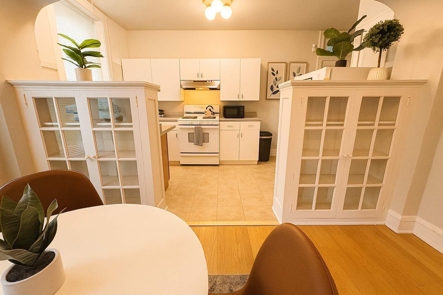 Refrigerador, microondas, horno, placa de cocina