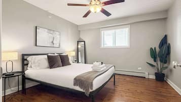 1 soverom, strykejern/-brett, reiseseng for barn og wi-fi