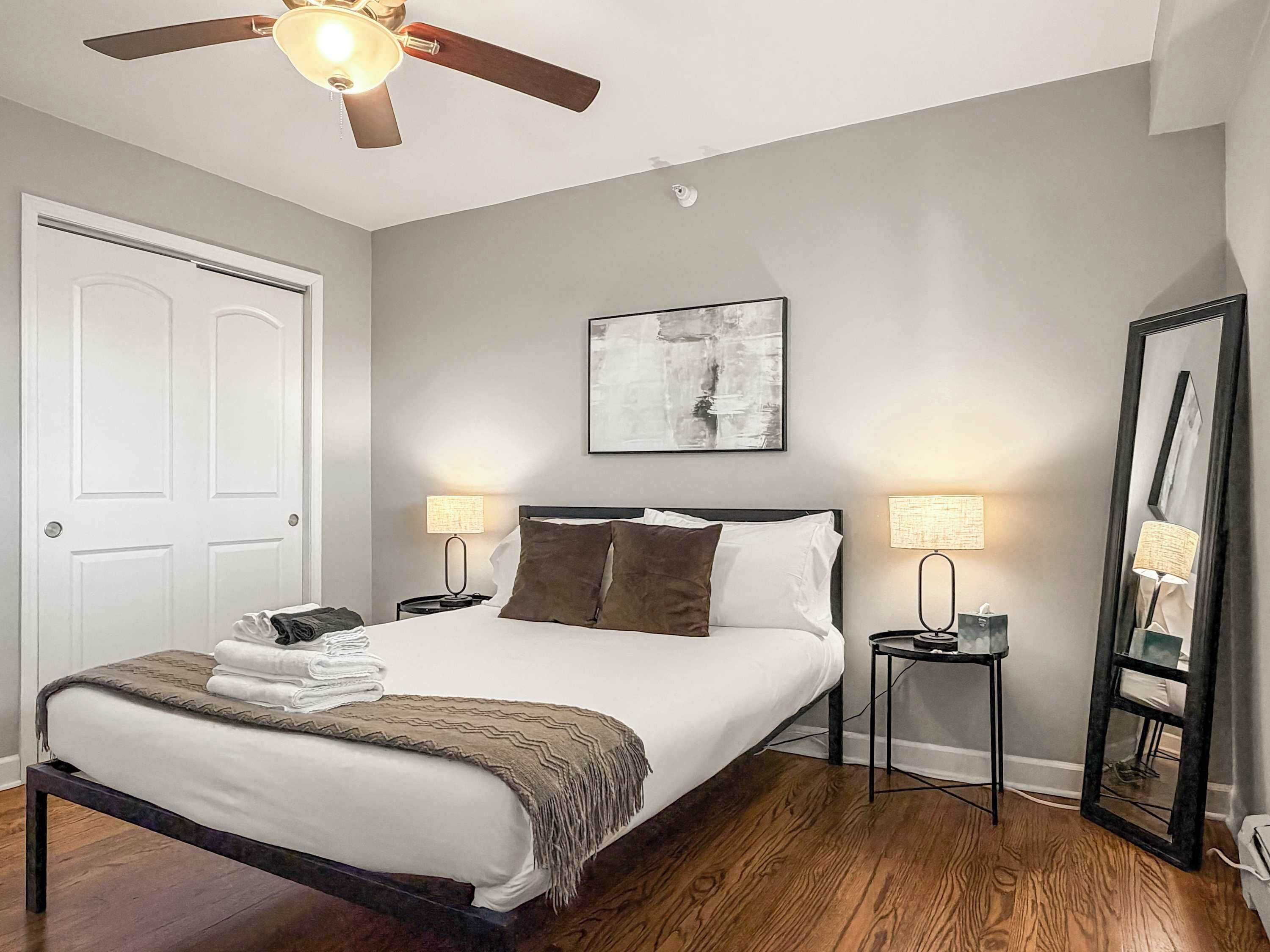 1 dormitorio, tabla de planchar con plancha, cuna de viaje y wifi