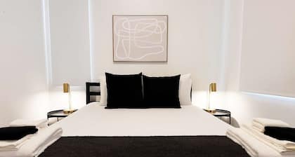 Stylish 4BR Stay-Prime Location - State rep
