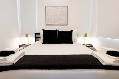 Stylish 4BR Stay-Prime Location - State rep