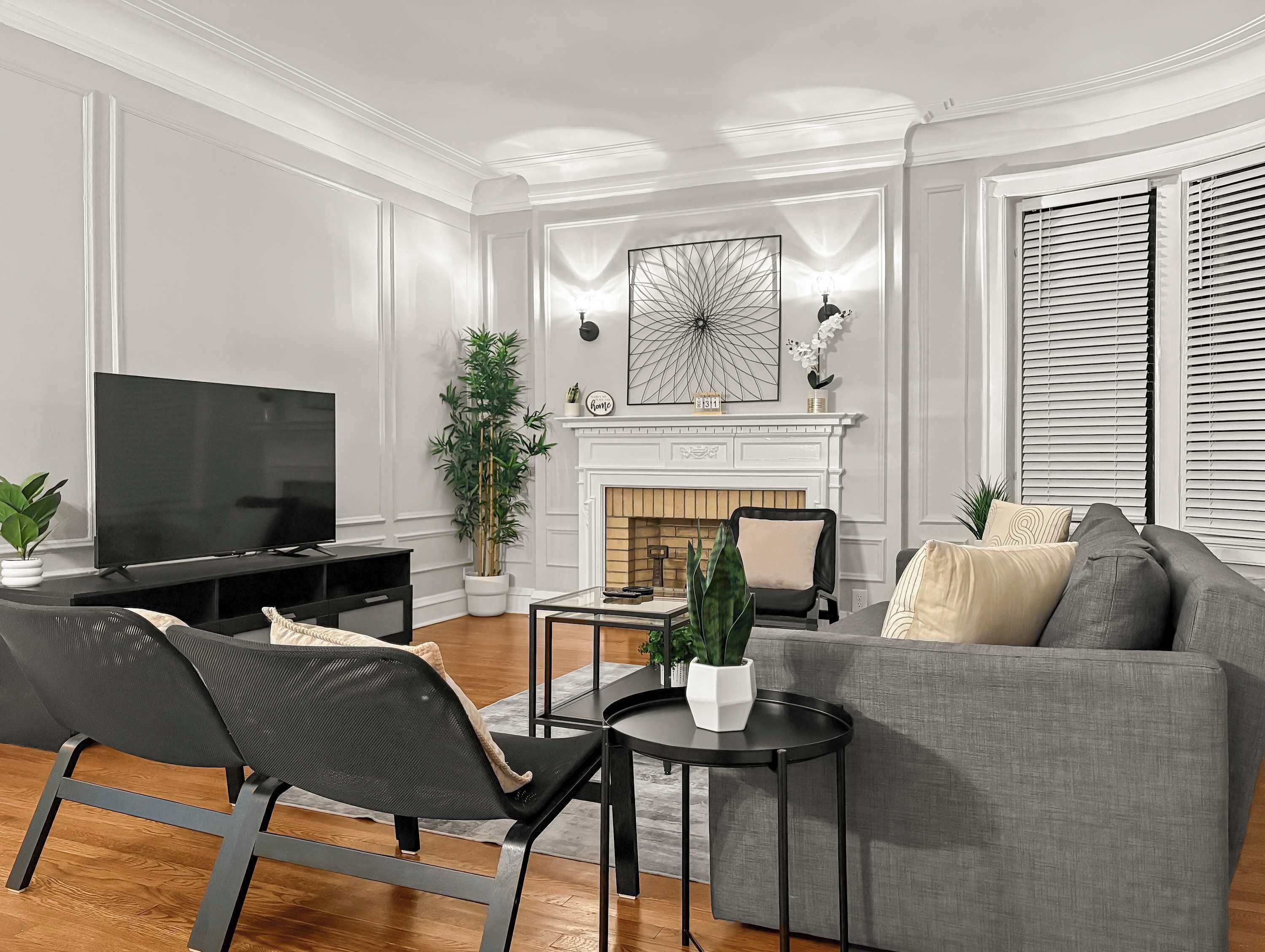 Televisión y oficina 