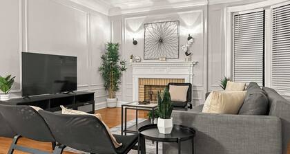 Modern 4BR Rogers Park Stay Near Loyola