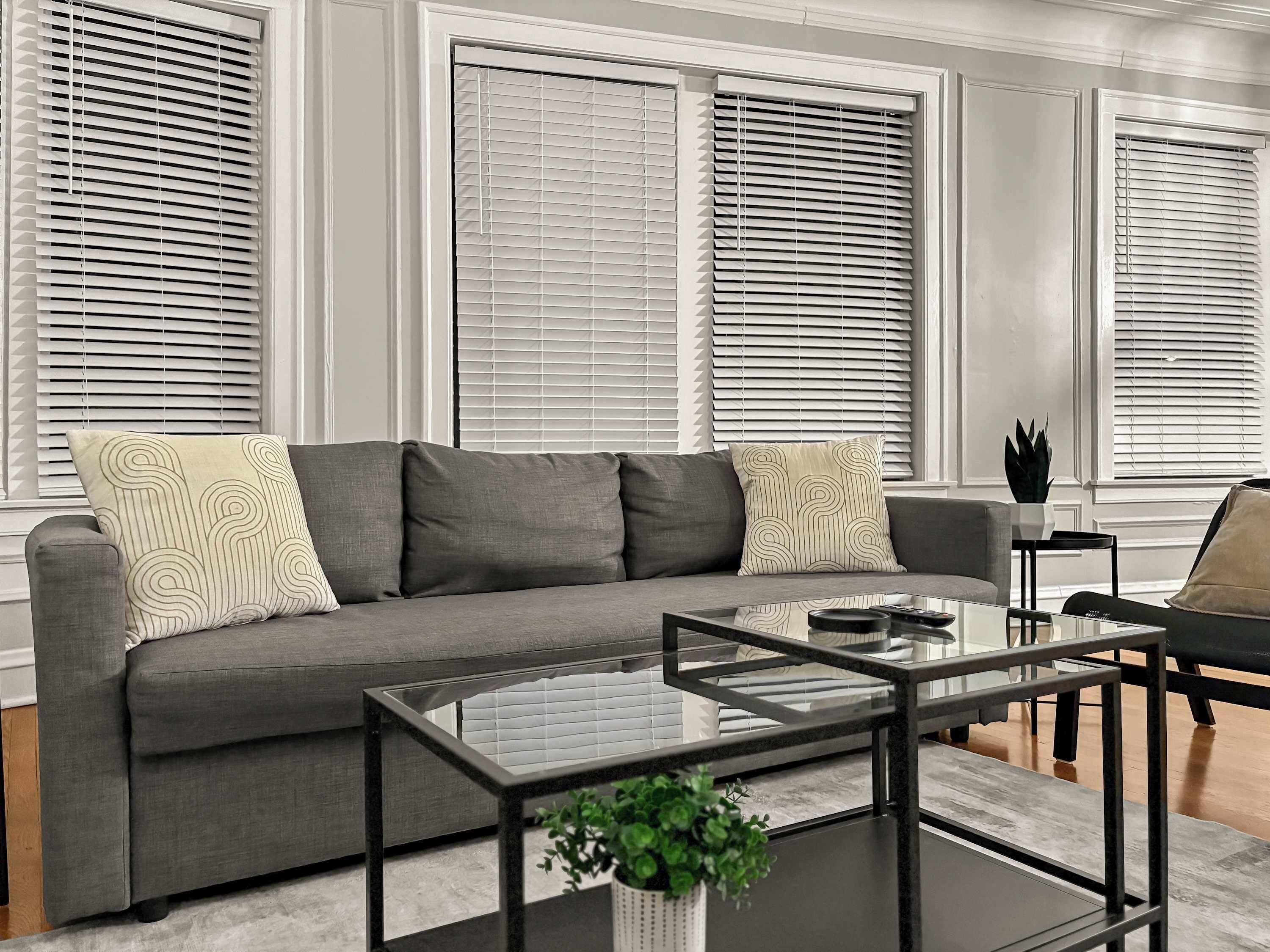 Een televisie en een kantoor