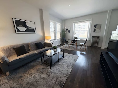 TV. Sleek & Functional 2-Bedroom Apt