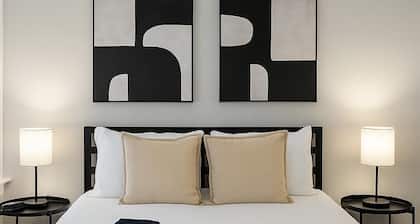 Furnished 3BR Apt w/ Laundry