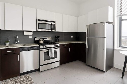 Hyde Park Haven | 2BR Retreat