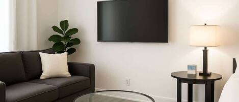 テレビ、書斎 / ワークスペース