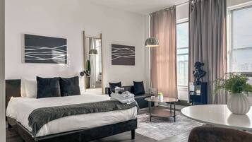 Ferros/tábuas de passar roupa, berço de viagem, Wi-Fi, roupa de cama