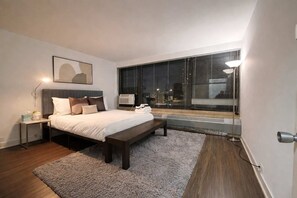 2 makuuhuonetta, silitysrauta/-lauta, vauvan matkasänky, Wi-Fi