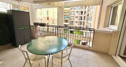 JUAN LES PINS - 2 people - Close to beaches and shops
