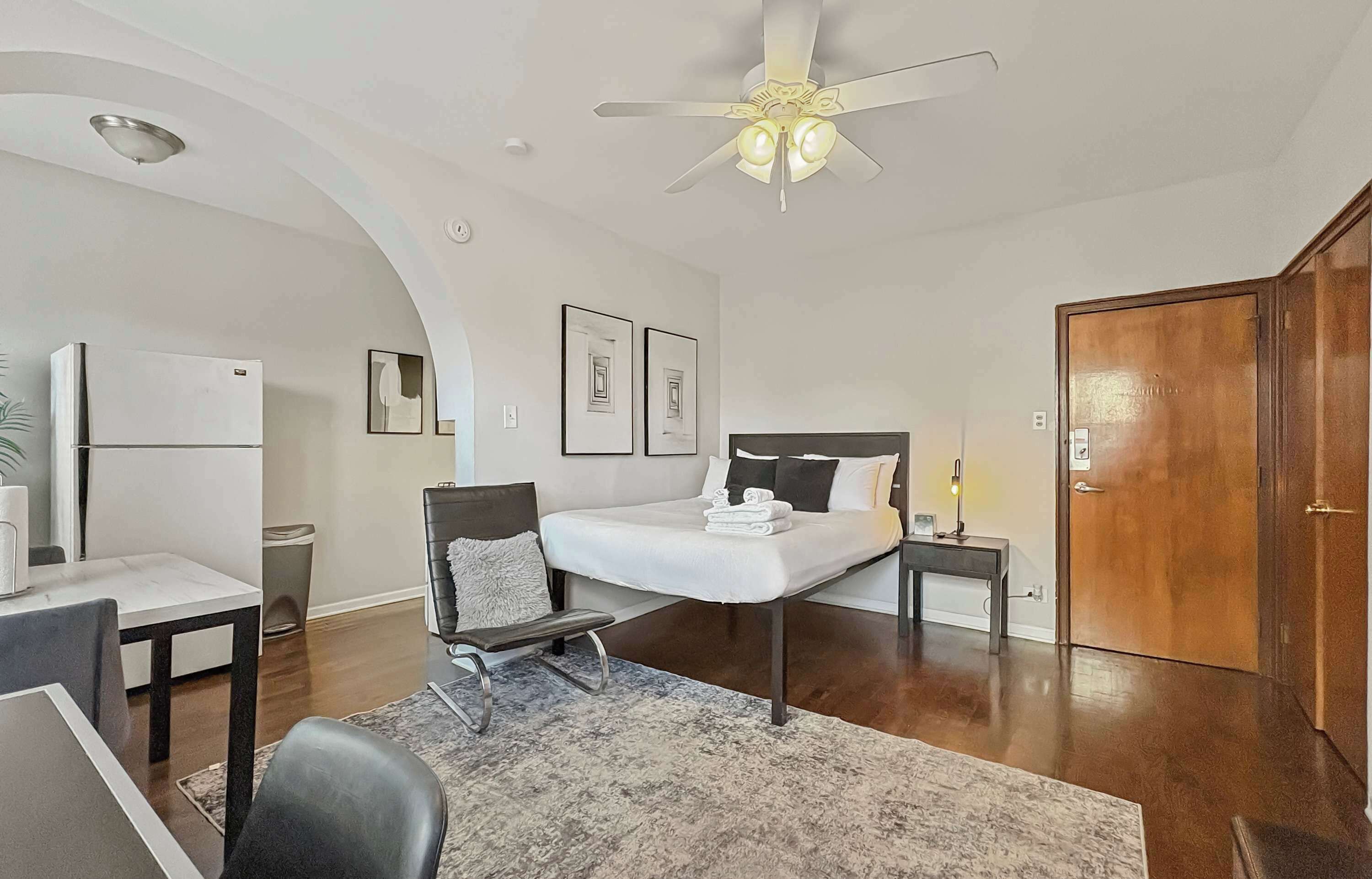 Iron/ironing board, travel crib, WiFi, bed sheets