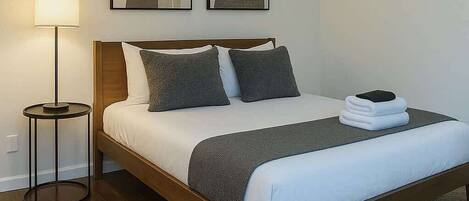 Bügeleisen/Bügelbrett, Reisekinderbett, WLAN, Bettwäsche