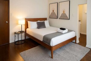 Iron/ironing board, travel crib, WiFi, bed sheets