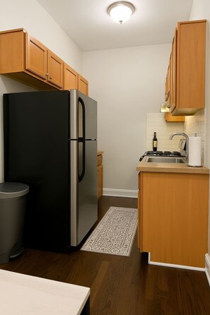 Microwave, oven, stovetop, coffee/tea maker