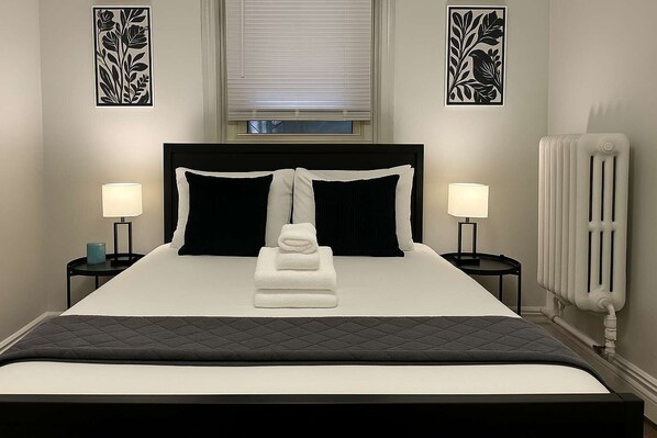 Iron/ironing board, travel cot, WiFi