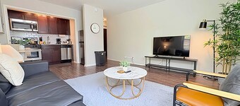 Sleek Luxe 1BR in Vibrant Hyde Park