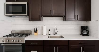 1BR Homey Apt in Irving Park