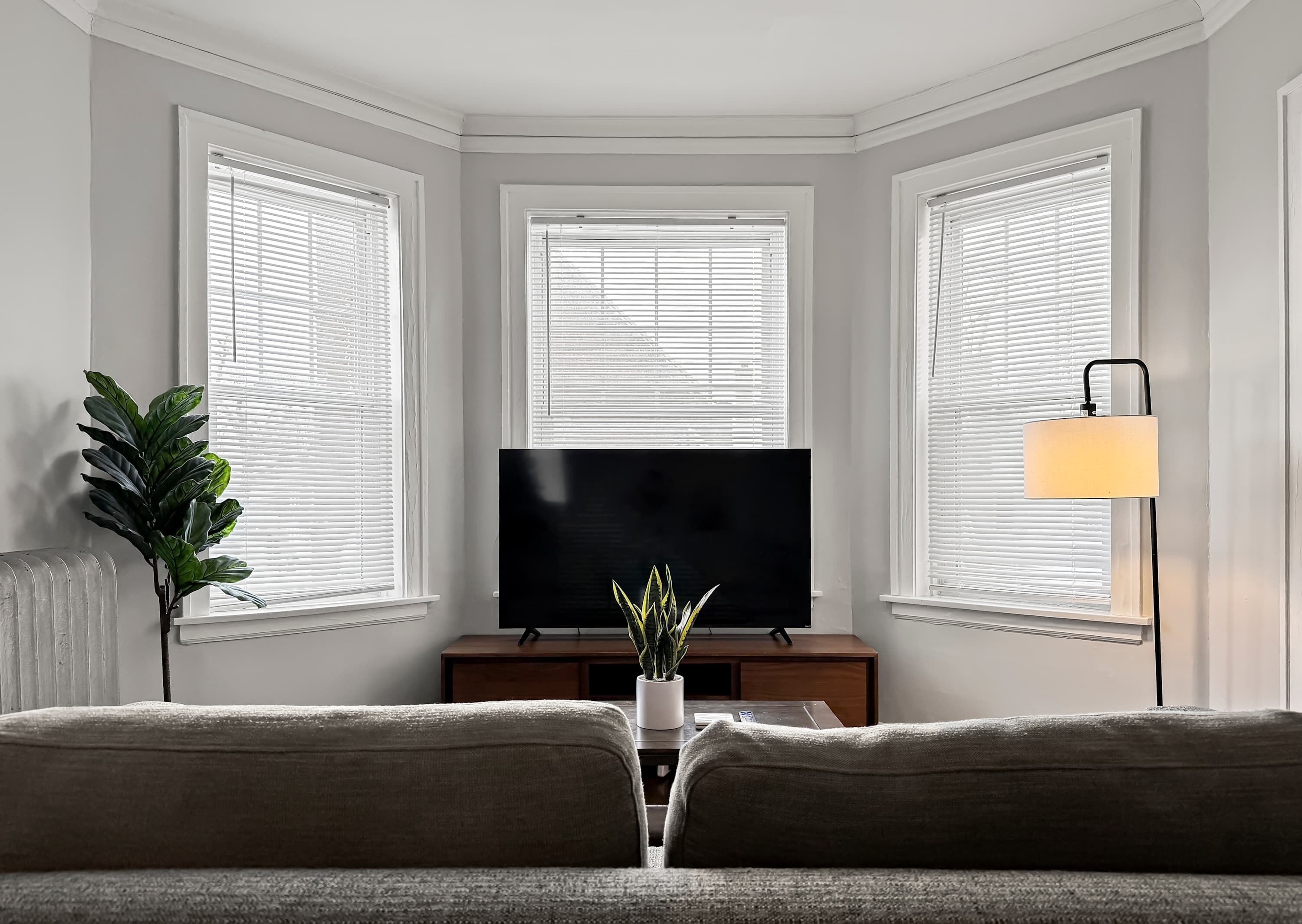 Een televisie en een kantoor