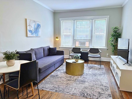 TV. Chic & Fully Furnished 2BR Apartment