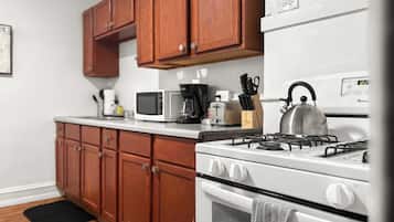 Frigorífic, microones, forn i placa de cuina