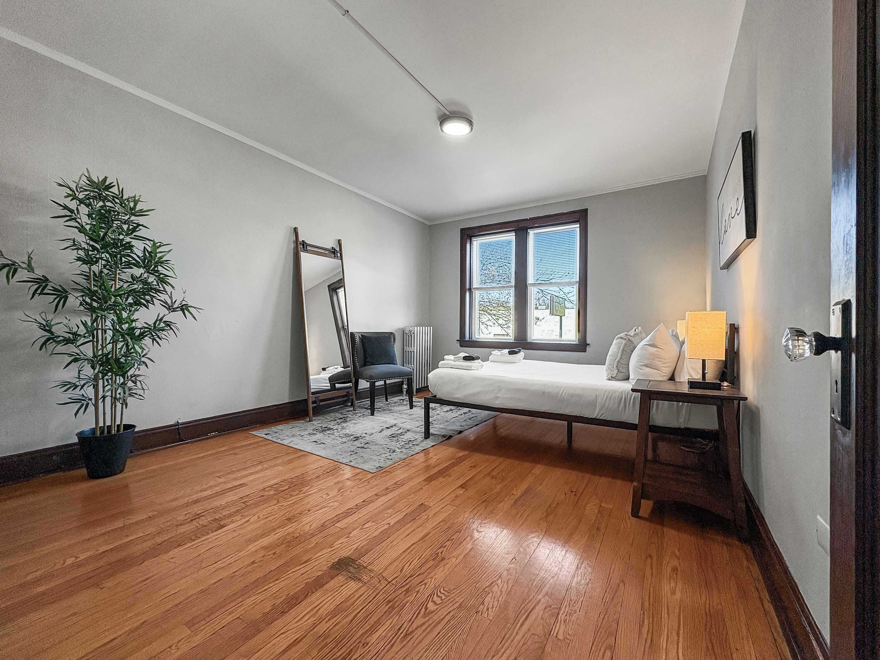 2 makuuhuonetta, silitysrauta/-lauta, Wi-Fi, vuodevaatteet