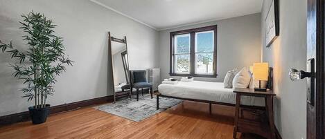 2 soverom, strykejern/-brett, reiseseng for barn og wi-fi