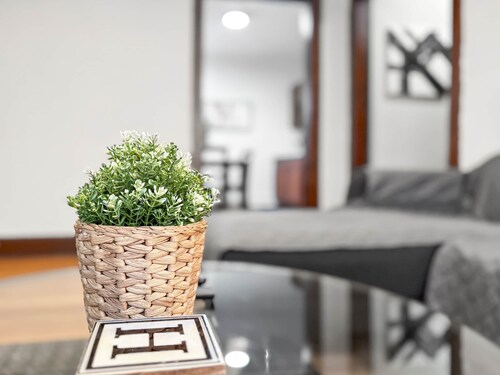 2BR Chic & Comfortable Furnished Unit