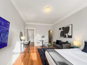 1 chambre, fer et planche à repasser, lit parapluie, Wi-Fi