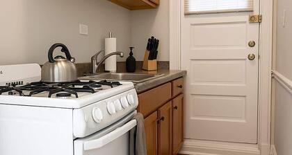 Chic Studio in Heart of Chicago