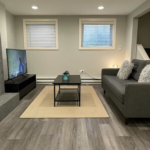 Téléviseur, bureau