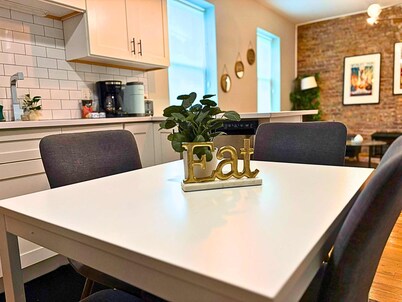 Bright & Roomy 3BR in Pilsen