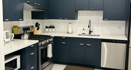 Elegant 2BR Apartment w/ In-Unit Laundry