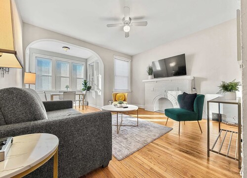 3BR Spacious Apartment in Chicago
