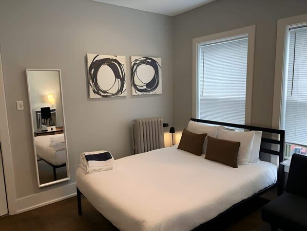 مكواة/لوح كي وسرير سفر وواي فاي