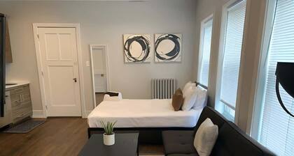 Comfy Studio in Portage Park- Great Value!