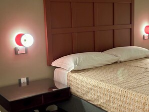 Minibar, meja kerja, dan Wi-Fi gratis