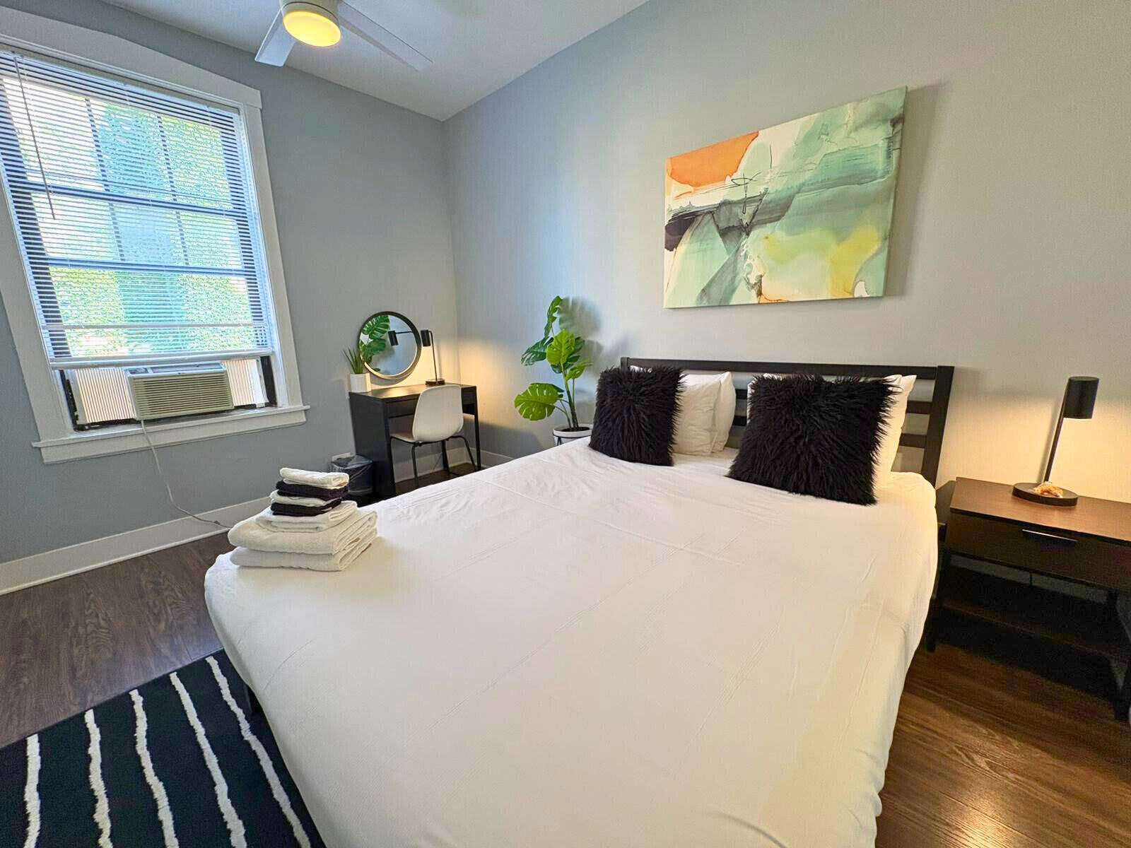 1 soveværelse, skrivebord, strygejern/strygebræt, weekendseng