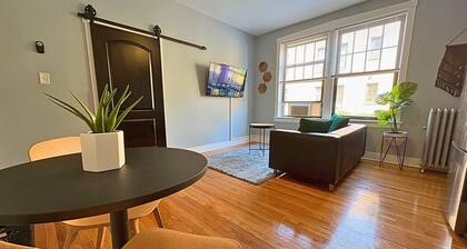 Lovely 1BR Apartment in Lakeview