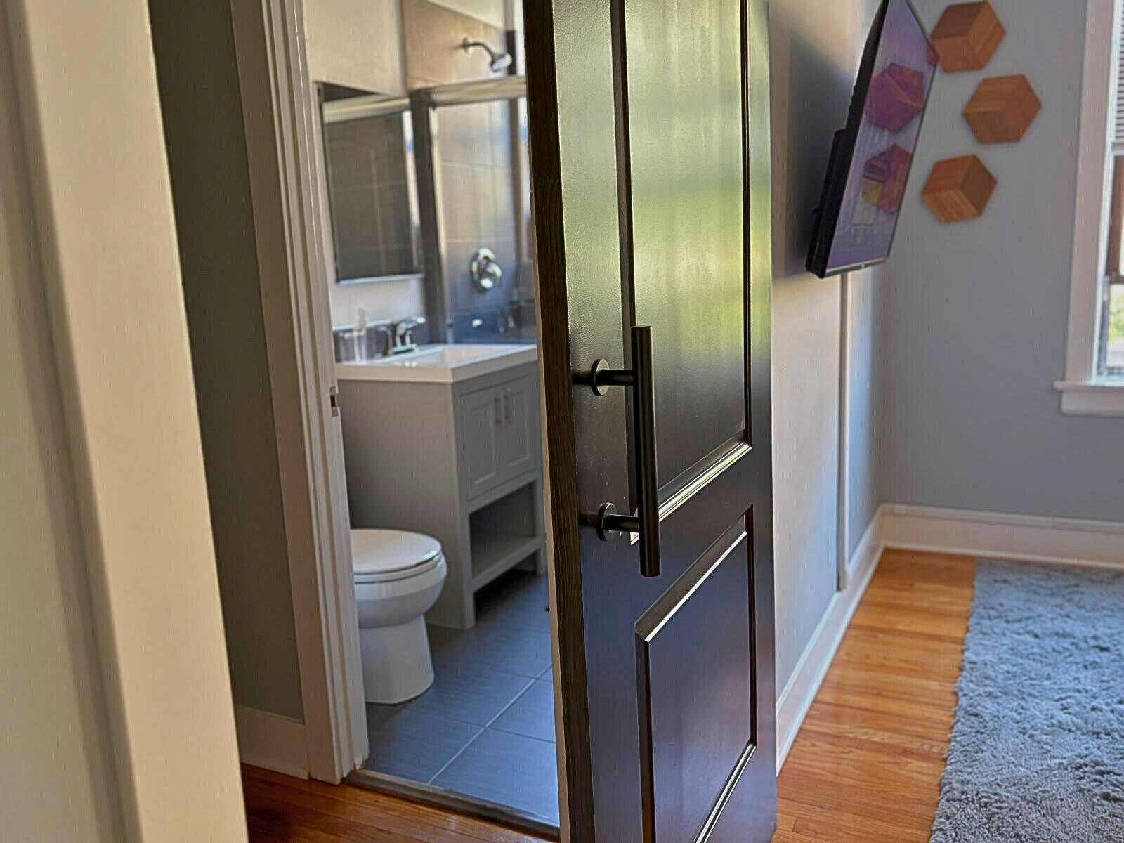 Bruser, hårtørrer, håndklæder