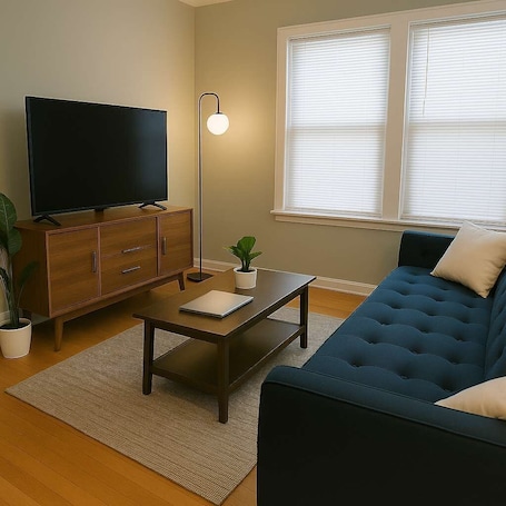 TV, offices. 1BR/1BA City Comfort