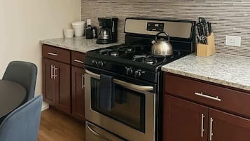 Fridge, oven, stovetop, toaster