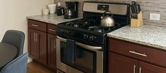 Homey 2BR Apt w/ Parking