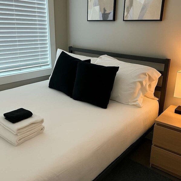 2 bedrooms, iron/ironing board, travel cot, WiFi