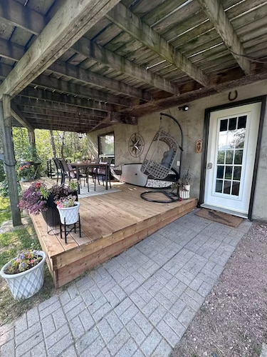 Walkout Rossport Apartment