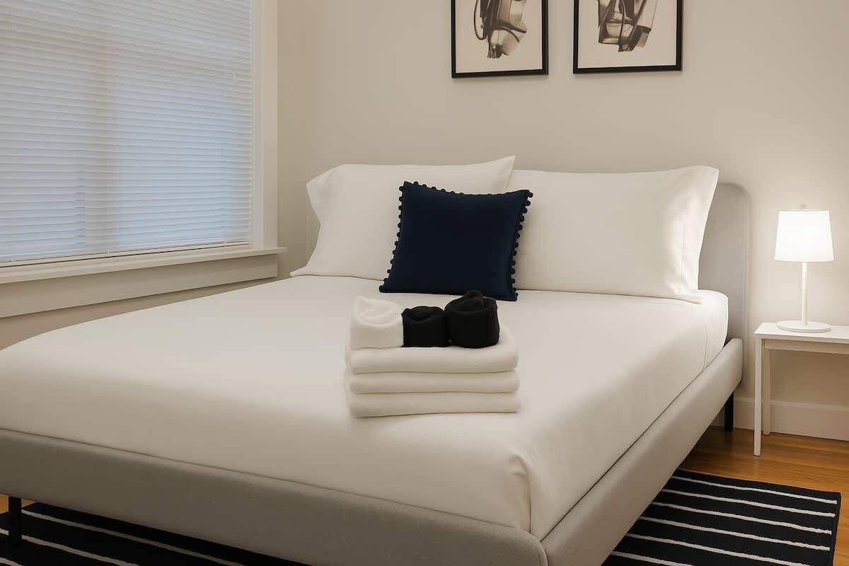 2 makuuhuonetta, silitysrauta/-lauta, Wi-Fi, vuodevaatteet