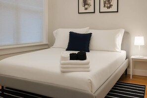 2 bedrooms, iron/ironing board, WiFi, bed sheets